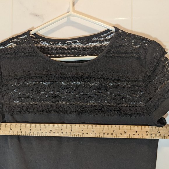 ❗LAST CHANCE❗H&M T-shirt with Black Lace Top - Picture 2 of 2